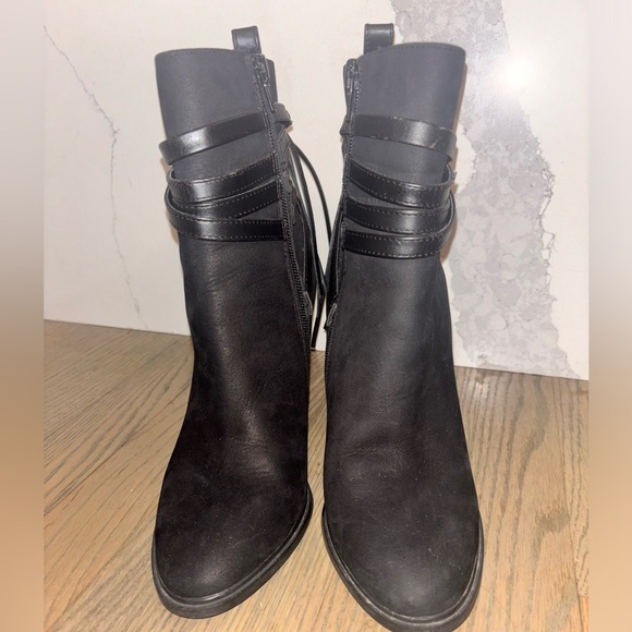 Revolve Steven Madden Gaybel Bootie in Black Nubuck women’s size 7 - Picture 9 of 11